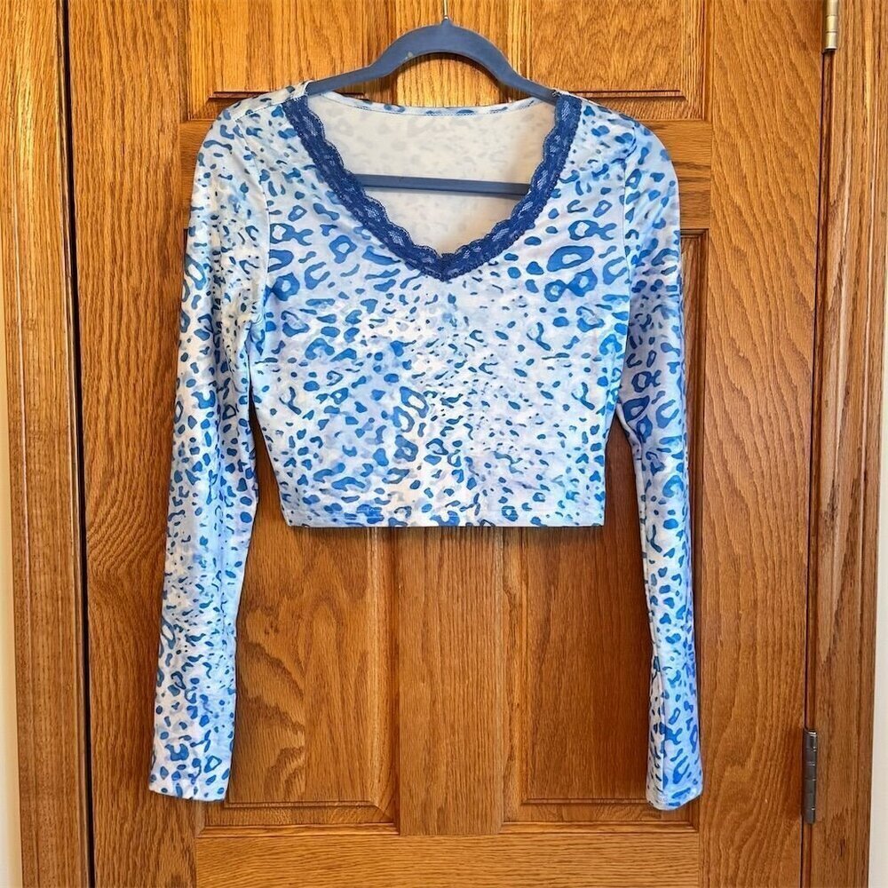 SHEIN Women's Blue Cheetah Print Lace V-Neck Long Sleeve Crop Top M New